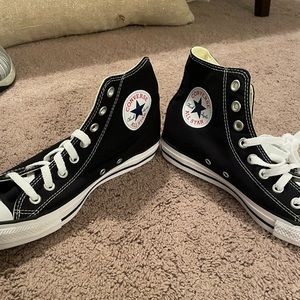 NEW Converse Mens Chuck Taylors